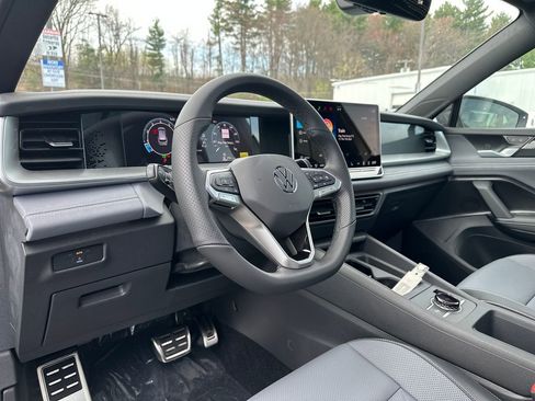 New 2026 Volkswagen Tiguan SE R-Line AWD/4WD image 6