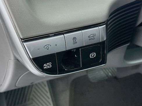 Used 2024 Hyundai Ioniq 5 SEL image 16
