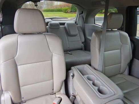 Used 2015 Honda Odyssey EX-L image 16