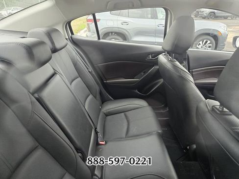 Used 2018 MAZDA MAZDA3 Grand Touring w/ Premium Equipment Package FWD image 8
