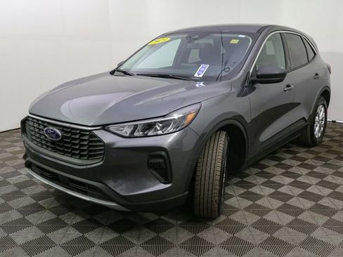 Used 2023 Ford Escape Active AWD/4WD image 5
