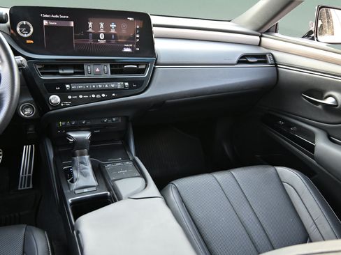 Used 2022 Lexus ES 350 F Sport w/ Accessory Package 2 FWD image 11