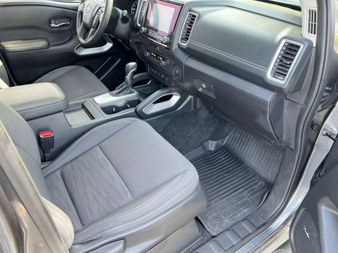 Used 2023 Nissan Frontier SV w/ SV Convenience Package image 31