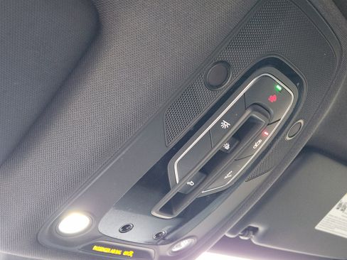 Used 2022 Audi SQ5 Prestige w/ Prestige Package image 32