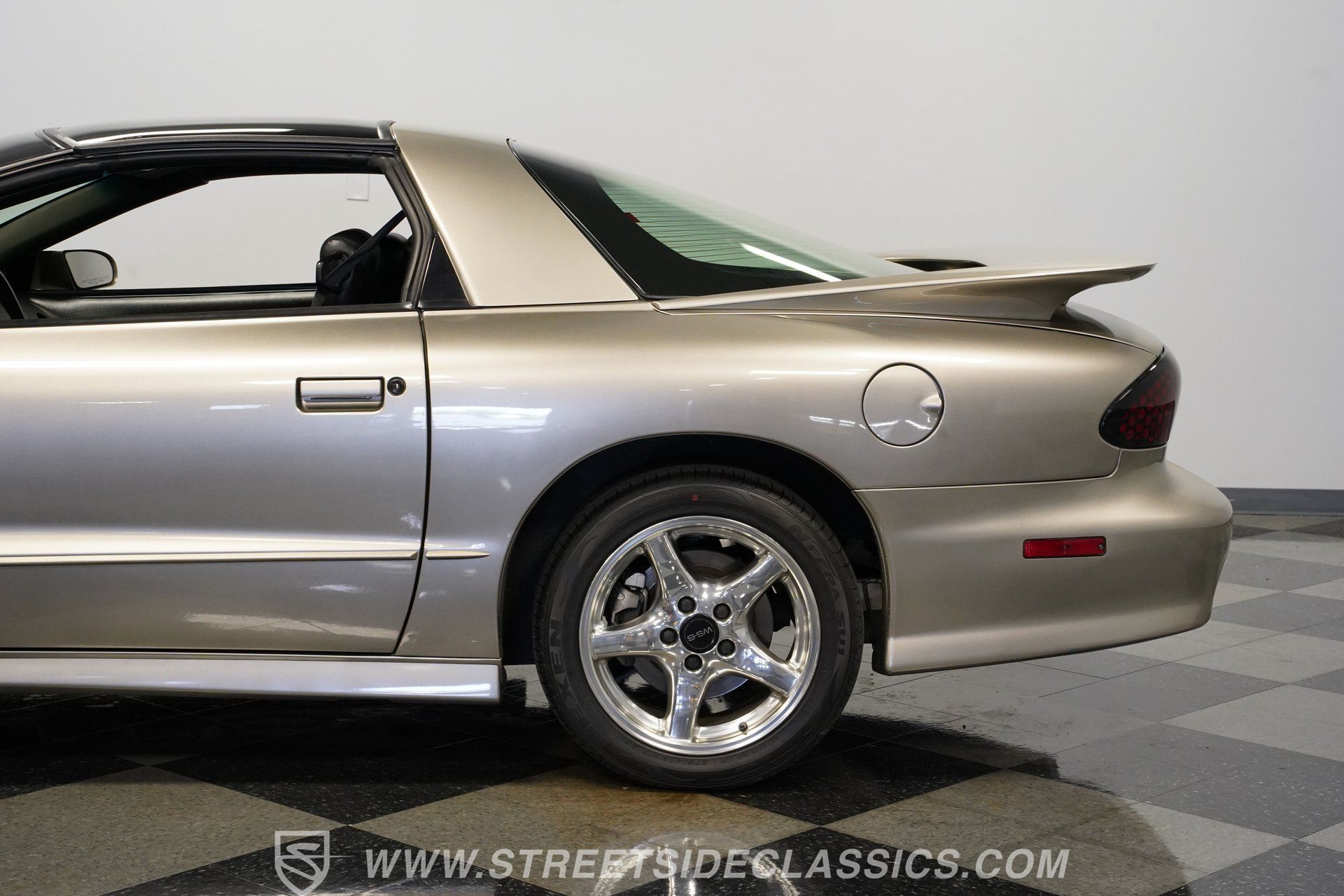 Used 2001 Pontiac Firebird Trans Am RWD image 25