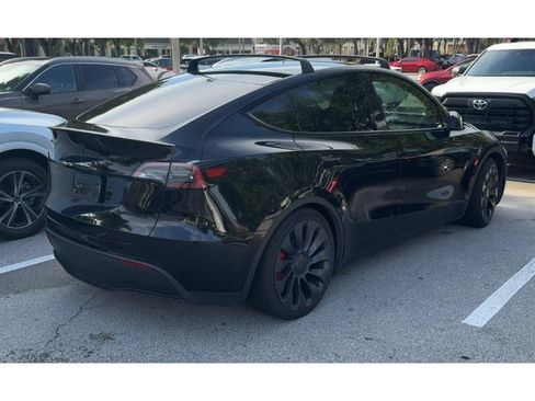 Used 2024 Tesla Model Y Performance AWD/4WD image 3