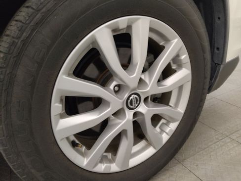 Used 2020 Nissan Rogue SV FWD image 31