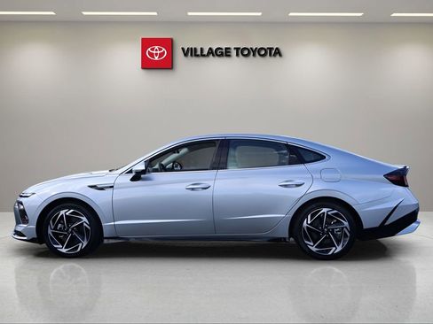 Used 2024 Hyundai Sonata SEL w/ Convenience Package FWD image 2
