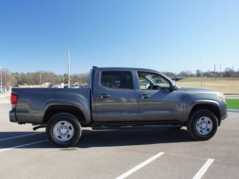 Used 2023 Toyota Tacoma SR image 18