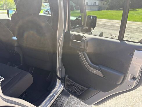 Used 2014 Jeep Wrangler Unlimited Sport w/ Quick Order Package 23S AWD/4WD image 16