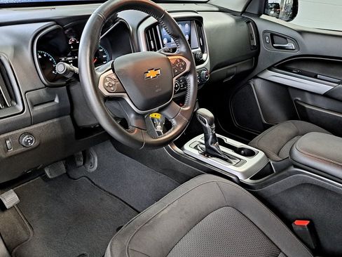 Used 2022 Chevrolet Colorado LT w/ Safety Package image 8