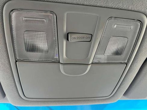 Used 2011 Hyundai Elantra GLS image 25