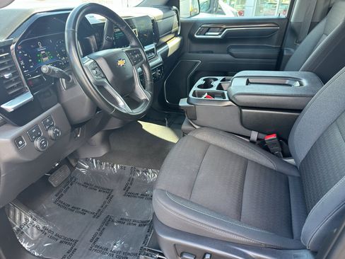 Used 2025 Chevrolet Silverado 1500 LT AWD/4WD image 20