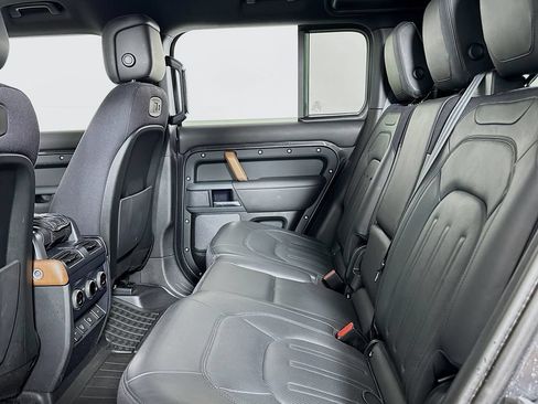 Used 2022 Land Rover Defender 110 X AWD/4WD image 11