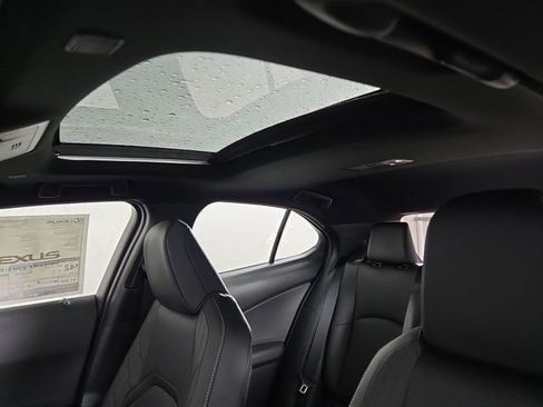 New 2026 Lexus UX 300h AWD image 32