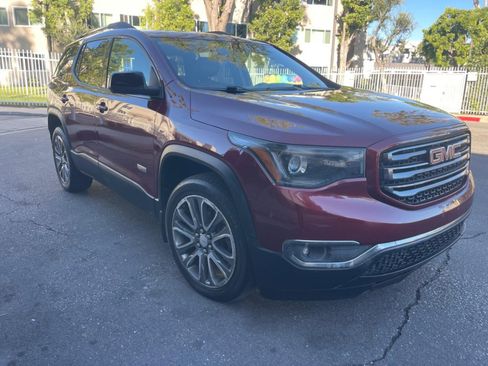 Used 2018 GMC Acadia SLT w/ LPO, Protection Package image 1