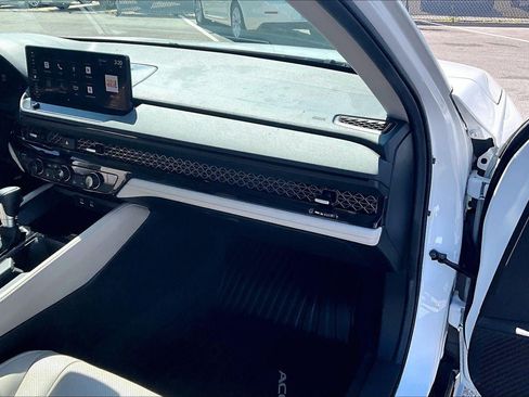 Used 2023 Honda Accord Touring image 16