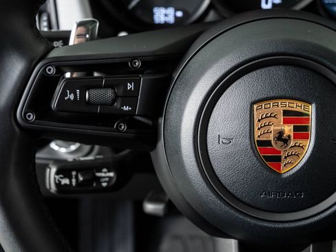 Certified 2026 Porsche Macan AWD/4WD image 10