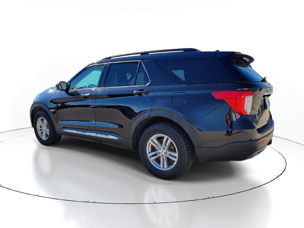 Used 2022 Ford Explorer XLT AWD/4WD image 3