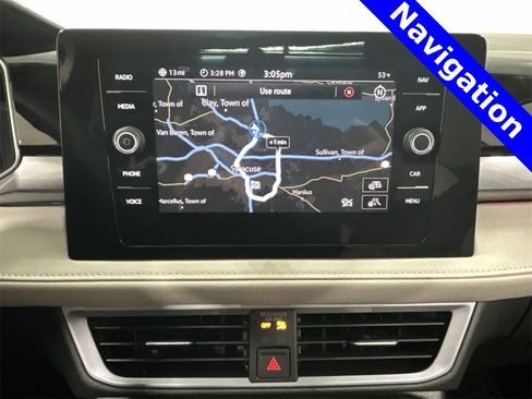 Certified 2025 Volkswagen Taos SEL image 24