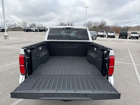 Used 2024 Toyota Tacoma TRD Sport image 27