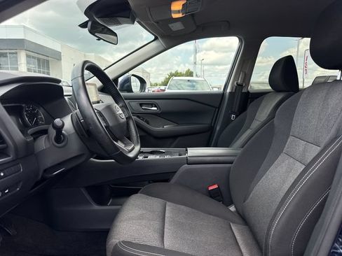 Used 2025 Nissan Rogue SV FWD image 13