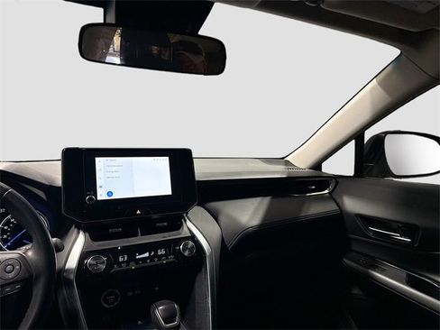 Used 2023 Toyota Venza LE image 24