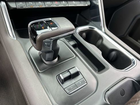 Used 2025 GMC Sierra 1500 Denali w/ Technology Package AWD/4WD image 16