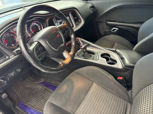 Used 2019 Dodge Challenger R/T RWD image 9