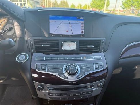 Used 2019 INFINITI Q70 Luxe w/ Sport Package AWD/4WD image 18