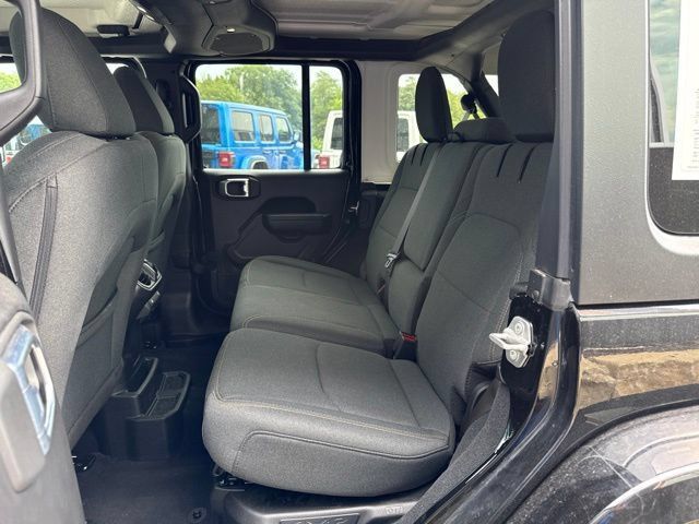 Used 2024 Jeep Wrangler Unlimited w/ Convenience Group AWD/4WD image 12