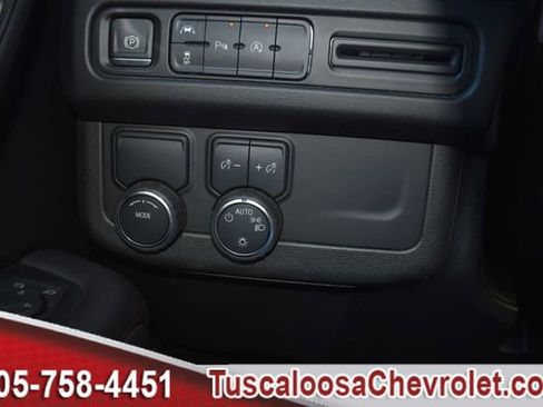 Certified 2024 Chevrolet Suburban RST image 42