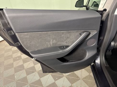 Used 2024 Tesla Model Y Long Range RWD image 24