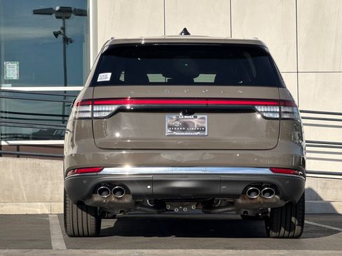 New 2026 Lincoln Aviator Reserve image 4