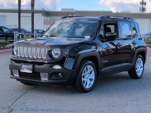 Used 2016 Jeep Renegade Latitude w/ Popular Equipment Group image 5