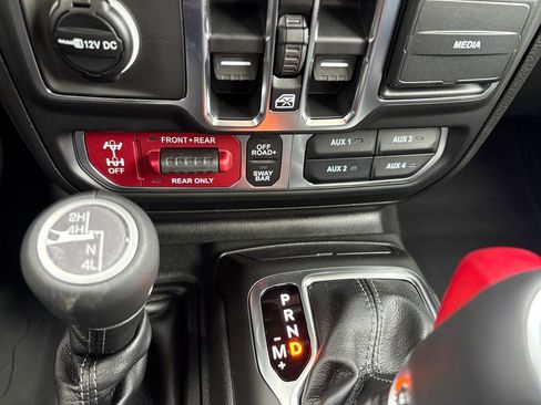 New 2026 Jeep Wrangler Unlimited Rubicon w/ Steel Bumper Group image 10