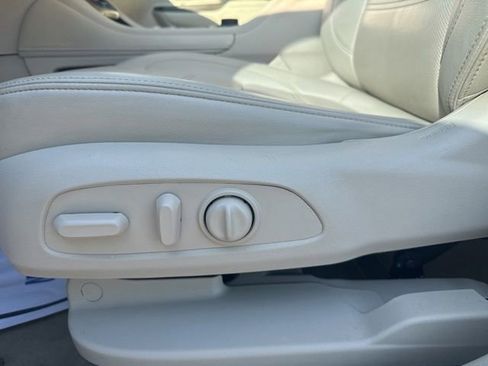 Used 2022 GMC Acadia Denali w/ Denali Ultimate Package FWD image 13