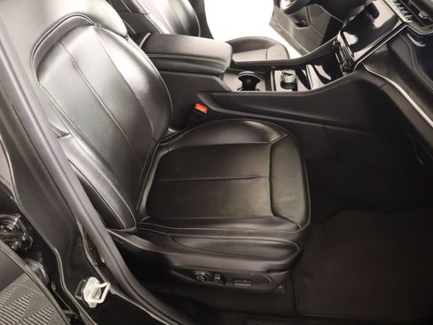 Used 2023 Jeep Grand Cherokee L Limited w/ Luxury Tech Group II image 15