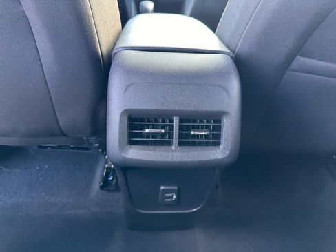 Used 2024 Chevrolet Equinox LT image 23