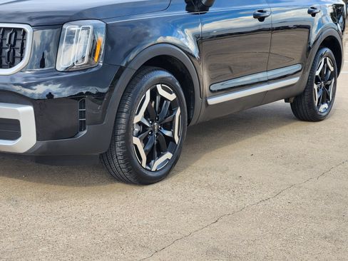 Used 2025 Kia Telluride EX w/ EX Captain's Chair Package FWD image 12