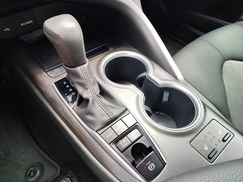 Used 2022 Toyota Camry LE w/ Cold Weather Package FWD image 17