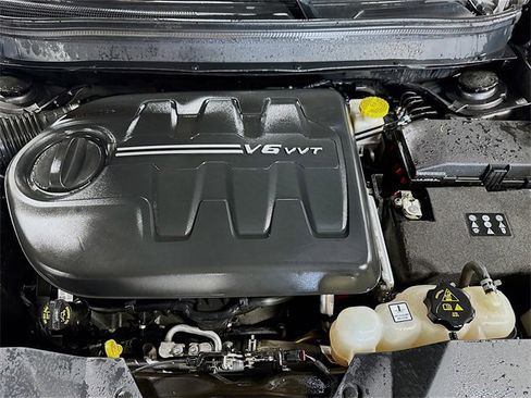 Used 2021 Jeep Cherokee Limited image 9