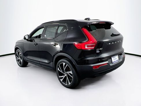 Used 2022 Volvo XC40 T5 R-Design w/ Advanced Package image 7