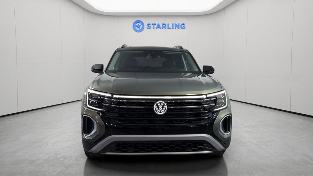 Used 2025 Volkswagen Atlas Peak Edition SE AWD/4WD image 15
