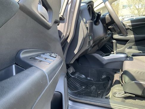 Used 2018 Honda Fit LX image 22