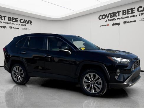 Used 2022 Toyota RAV4 Limited image 1