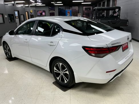 Used 2021 Nissan Sentra SV image 4