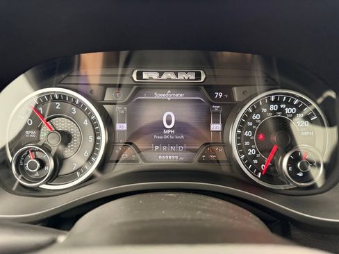 Used 2022 RAM 1500 Big Horn AWD/4WD image 16