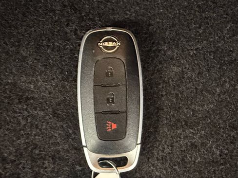 Used 2024 Nissan Rogue S FWD image 28