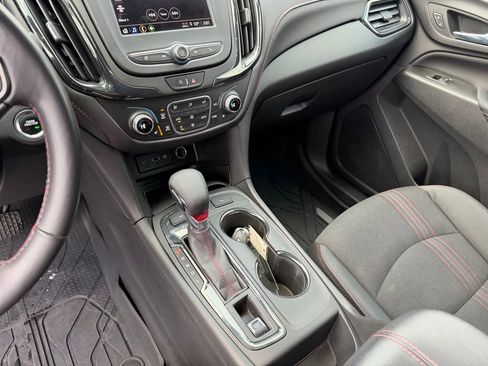 Used 2022 Chevrolet Equinox RS w/ LPO, Floor Liner Package image 15